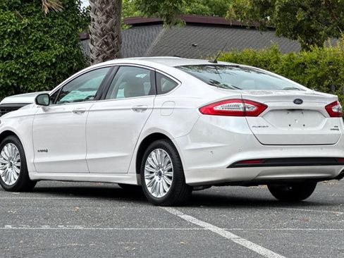 Used 2013 Ford Fusion SE FWD image 6