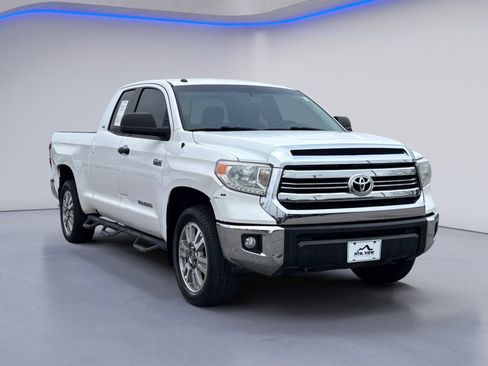 Used 2016 Toyota Tundra SR5 w/ SR5 Upgrade Package image 8