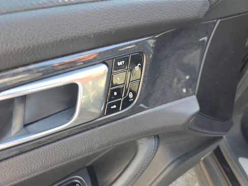 Used 2017 Porsche Panamera 4S image 19