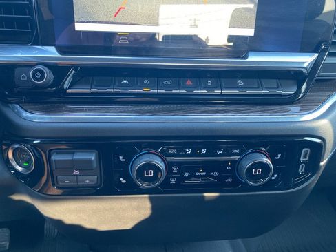 Used 2025 Chevrolet Silverado 1500 LT image 32