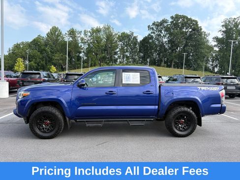 Used 2022 Toyota Tacoma TRD Sport w/ Technology Package AWD/4WD image 4