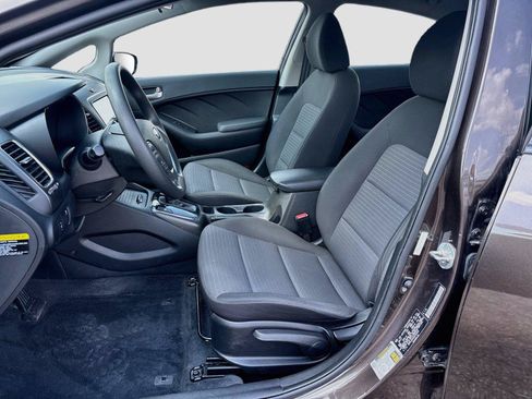 Used 2018 Kia Forte LX w/ LX Popular Package FWD image 5