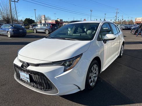 Used 2022 Toyota Corolla LE image 7