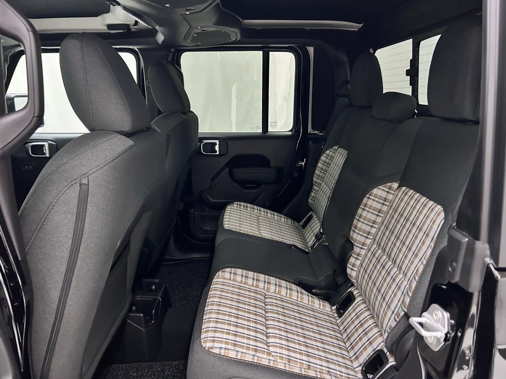 New 2026 Jeep Gladiator Sport AWD/4WD image 15