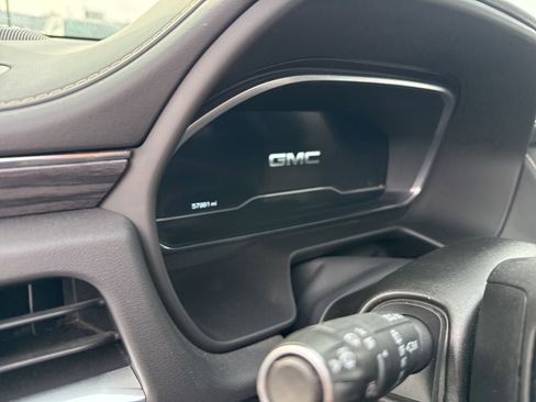 Used 2023 GMC Yukon SLT image 6