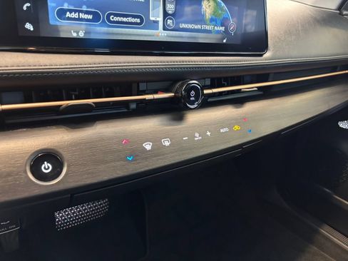 Certified 2024 Nissan Ariya FWD image 22