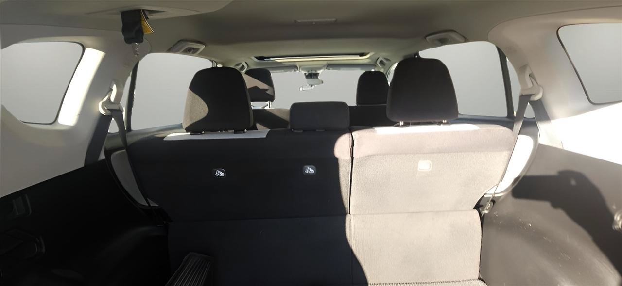 Used 2018 Toyota RAV4 XLE AWD/4WD image 24