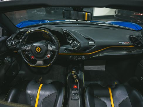 Used 2020 Ferrari 488 Pista Spider RWD image 17