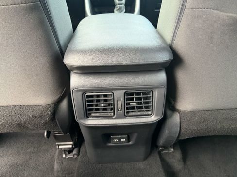 Used 2025 Toyota RAV4 XLE AWD/4WD image 28