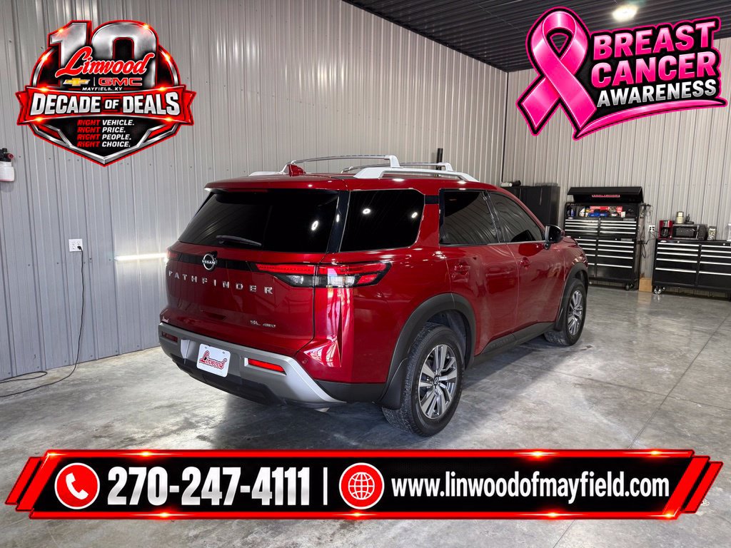 Used 2023 Nissan Pathfinder SL AWD/4WD image 2