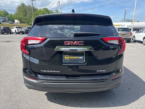 Used 2024 GMC Terrain SLE AWD/4WD image 5