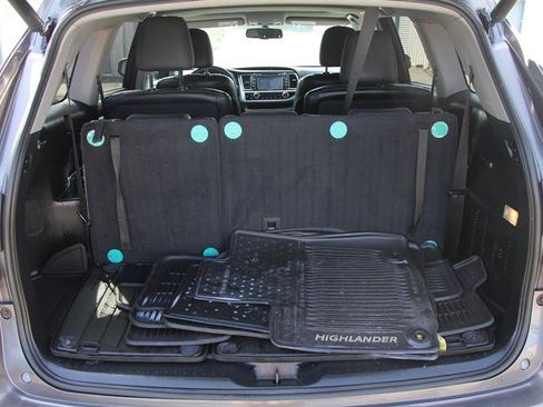 Used 2014 Toyota Highlander Limited FWD image 11