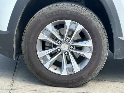 Used 2025 Chevrolet Equinox LT w/ Convenience Package II FWD image 12