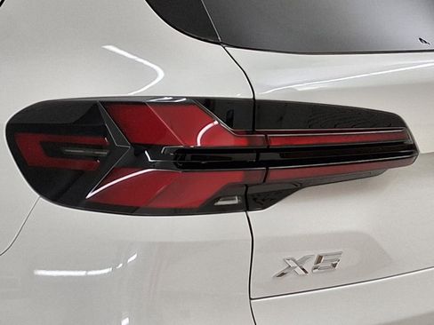 New 2026 BMW X5 xDrive50e AWD/4WD image 11