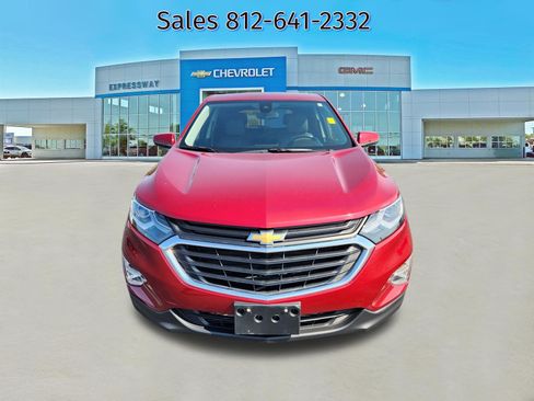 Used 2020 Chevrolet Equinox LT w/ Driver Convenience Package FWD image 2