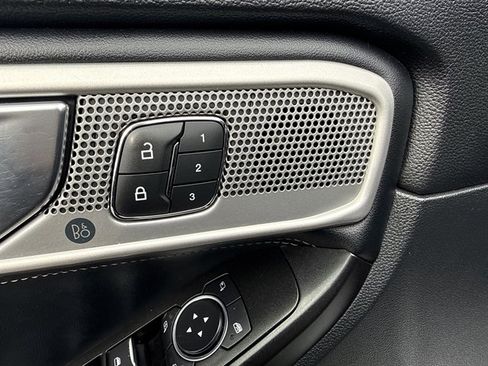 Used 2020 Ford Explorer Limited w/ Hybrid Equipment Group 310A image 10