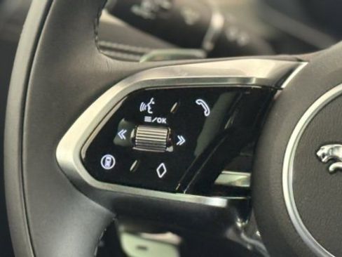 New 2026 Jaguar F-PACE R-Dynamic S image 18