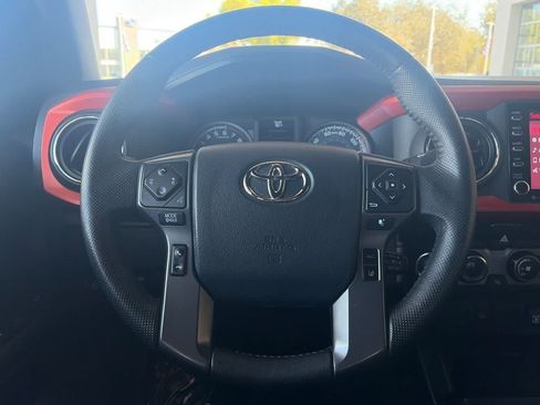 Used 2020 Toyota Tacoma TRD Sport AWD/4WD image 23