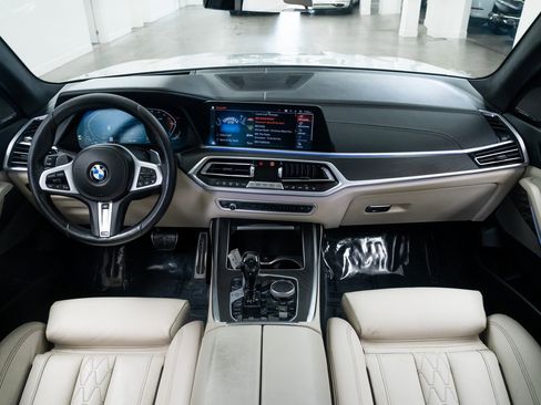 Used 2021 BMW X7 xDrive40i w/ M Sport Package image 9