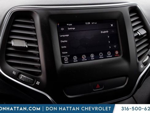Used 2019 Jeep Cherokee Latitude w/ Popular Appearance Group FWD image 7