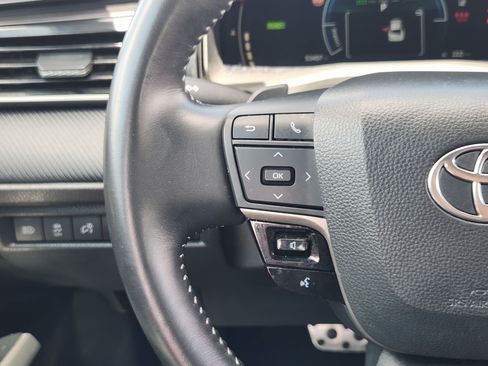 Used 2025 Toyota Camry SE FWD image 28
