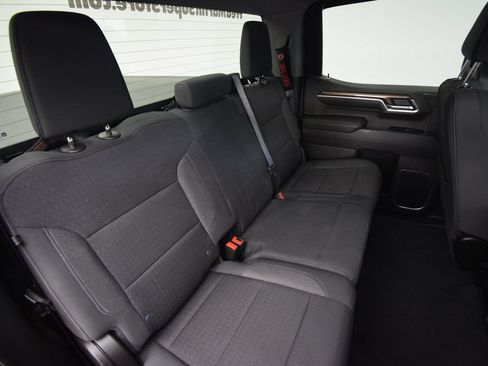 Used 2022 Chevrolet Silverado 1500 LT AWD/4WD image 24