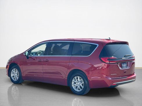 New 2026 Chrysler Pacifica Select image 5