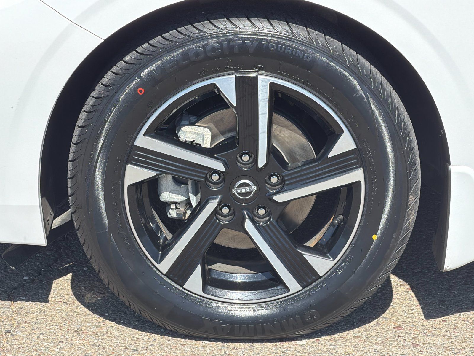 Used 2024 Nissan Sentra SV w/ Lighting Package FWD image 34