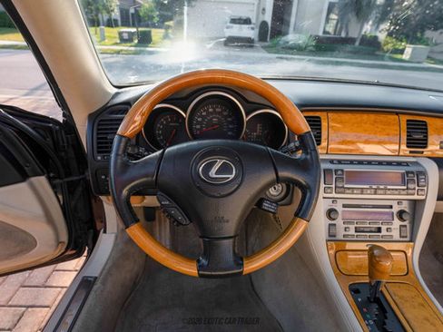 Used 2003 Lexus SC 430 Convertible image 40