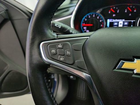 Used 2017 Chevrolet Malibu LT FWD image 16