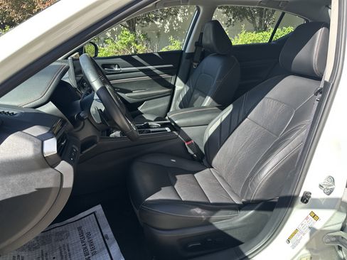 Used 2023 Nissan Altima 2.5 SR w/ SR Premium Package FWD image 15