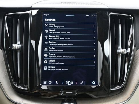 Used 2023 Volvo XC60 B5 Plus w/ Protection Package Premier image 15