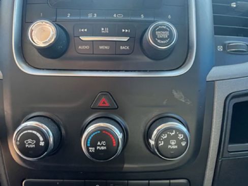 Used 2017 RAM 1500 Express image 9