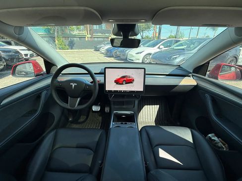 Used 2023 Tesla Model Y AWD image 13