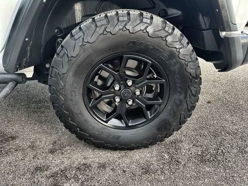 Used 2024 Jeep Wrangler Unlimited Sport AWD/4WD image 34