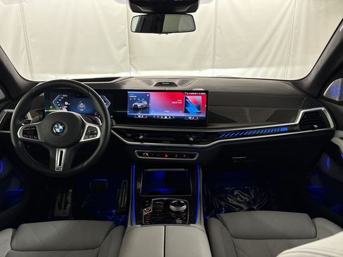 Used 2024 BMW X5 M60i AWD/4WD image 17