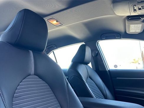 Used 2024 Toyota Camry SE image 16