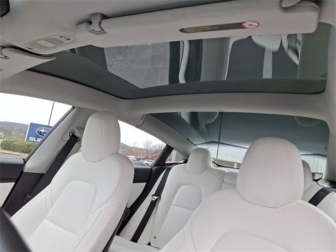 Used 2018 Tesla Model 3 Long Range image 15