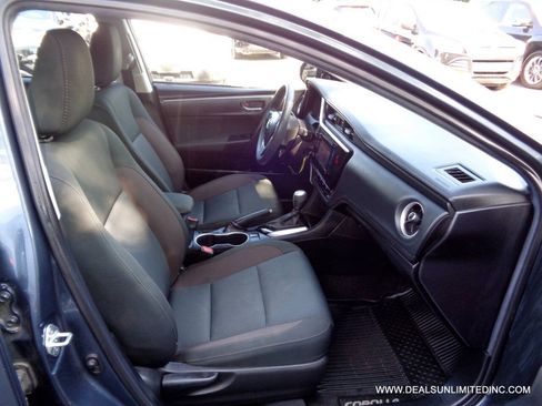 Used 2018 Toyota Corolla LE FWD image 18