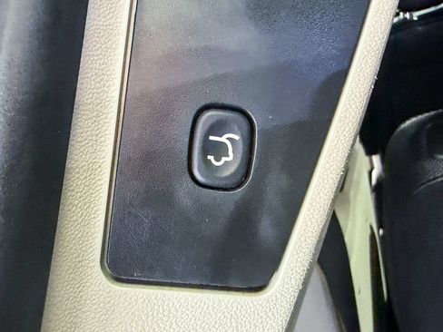 Used 2019 Dodge Grand Caravan SXT FWD image 34