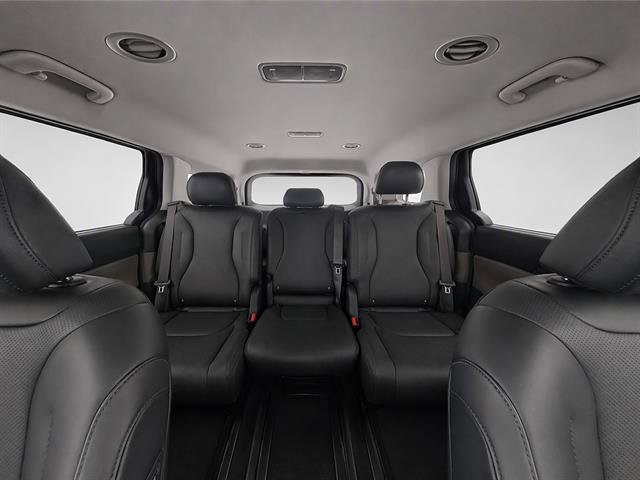 Used 2025 Kia Carnival EX FWD image 15