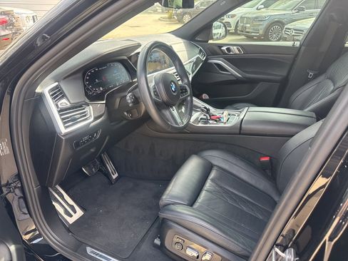 Used 2023 BMW X6 M50i w/ Parking Assistance Package image 9