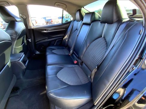 Used 2021 Toyota Camry SE w/ Carpet Mat Package (TMS) image 19