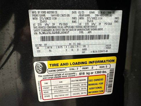 Used 2025 Lincoln Navigator L Reserve image 11