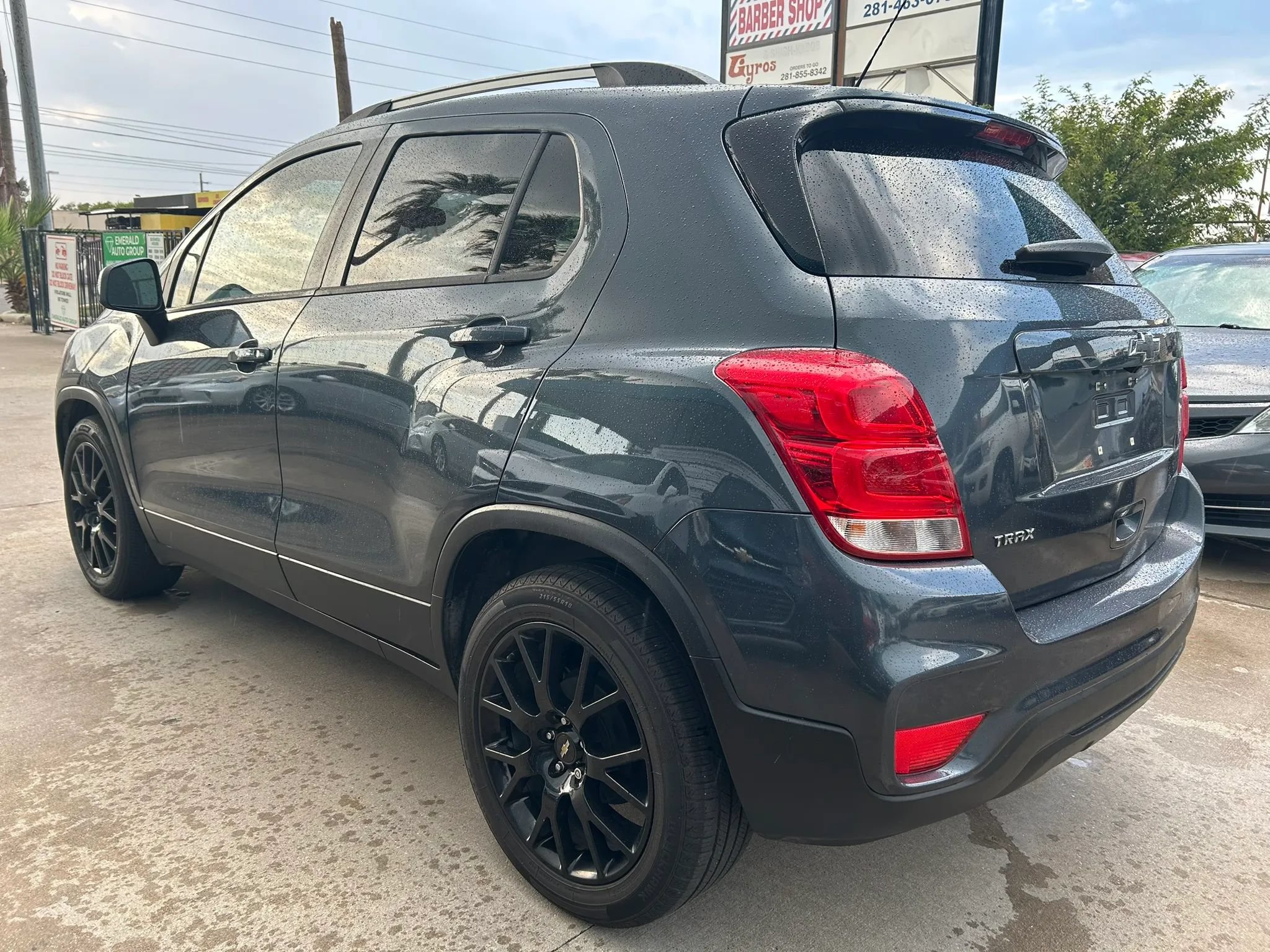 Used 2021 Chevrolet Trax LT w/ Sport Edition FWD image 3