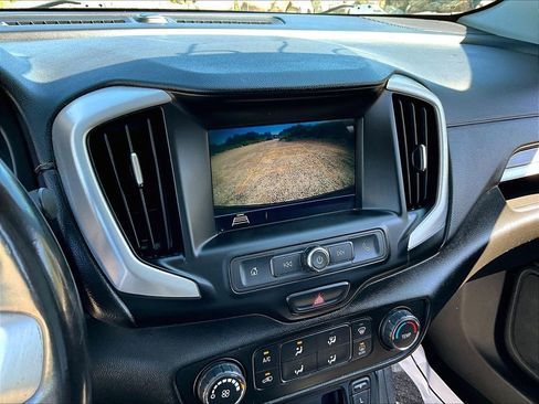 Used 2018 GMC Terrain SLE image 20