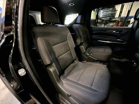 Used 2024 Chevrolet Traverse Z71 AWD/4WD image 16