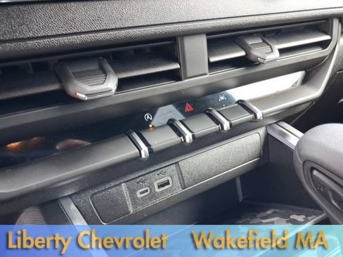 Used 2025 Chevrolet Colorado W/T RWD image 20