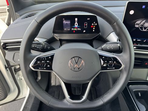 Certified 2025 Volkswagen ID.4 Pro image 35