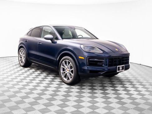 Certified 2024 Porsche Cayenne Coupe AWD/4WD image 6